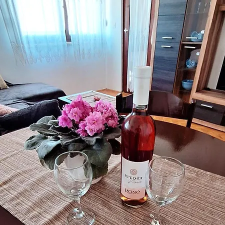 Apartment V&s